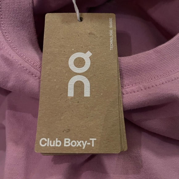 On Women's Club Boxy-T - Picture 6 of 6